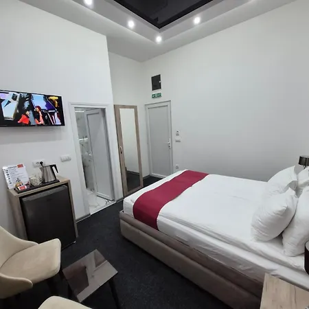 Authentic Centre - Luxury Suites, Paid Parking On-site, Mandatory Reservation, Warning There Are Seven In The Pictures Gallery, Only One Has A Hot Tub And A Sauna * Belgrade