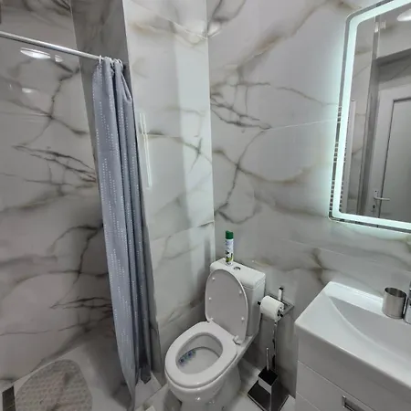 Authentic Centre - Luxury Suites, Paid Parking On-site, Mandatory Reservation, Warning There Are Seven In The Pictures Gallery, Only One Has A Hot Tub And A Sauna Belgrade