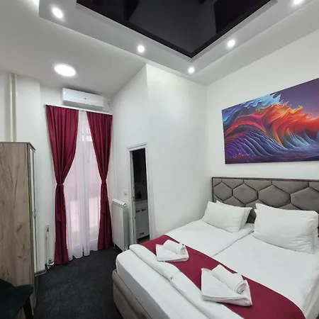 Authentic Centre - Luxury Suites, Paid Parking On-site, Mandatory Reservation, Warning There Are Seven In The Pictures Gallery, Only One Has A Hot Tub And A Sauna Belgrade