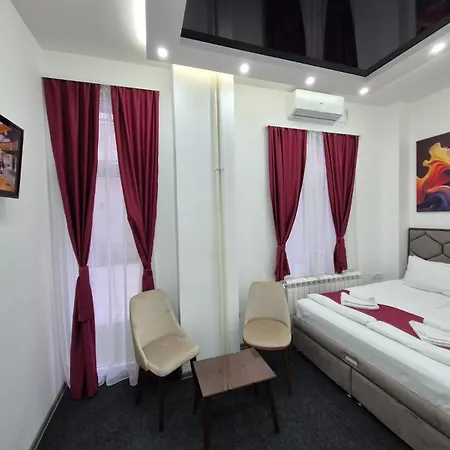 Authentic Centre - Luxury Suites, Paid Parking On-site, Mandatory Reservation, Warning There Are Seven In The Pictures Gallery, Only One Has A Hot Tub And A Sauna Belgrade